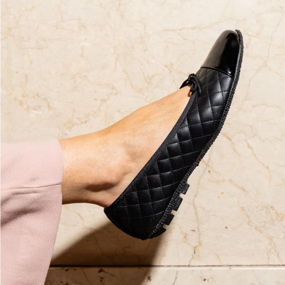 Made in Italy 🇮🇹 Black Quilted Ballet Flats with Tassel Bow Accent Size 39 1/2